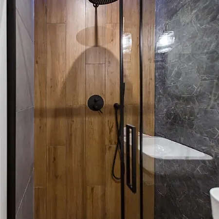 Homewell Boutique Stare 公寓 *